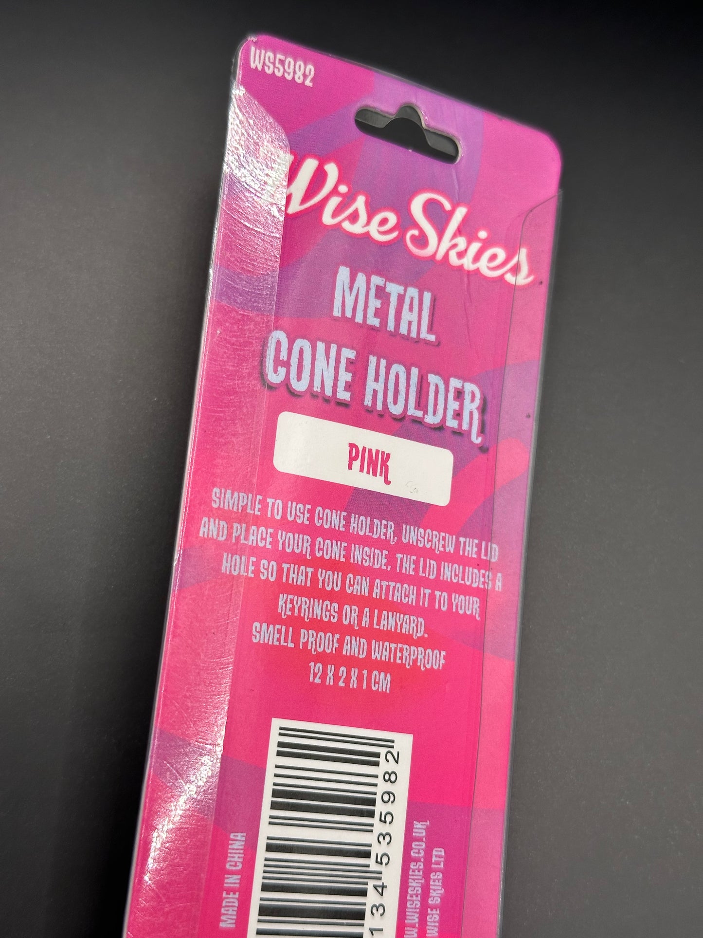 Airtight, smellproof joint holder, cigarette holder