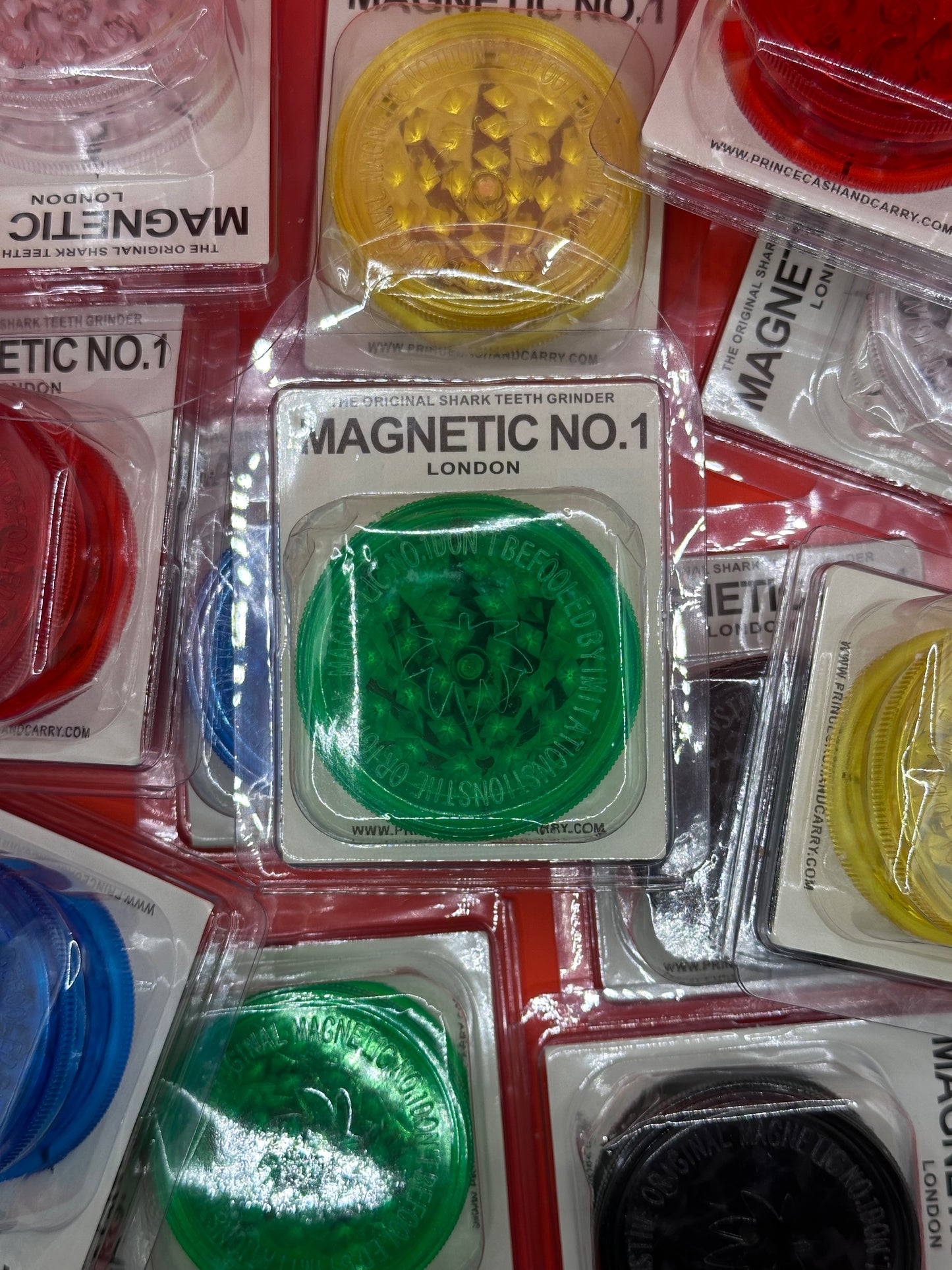 Two-piece magnetic herb grinder. Shop herb grinders UK now!