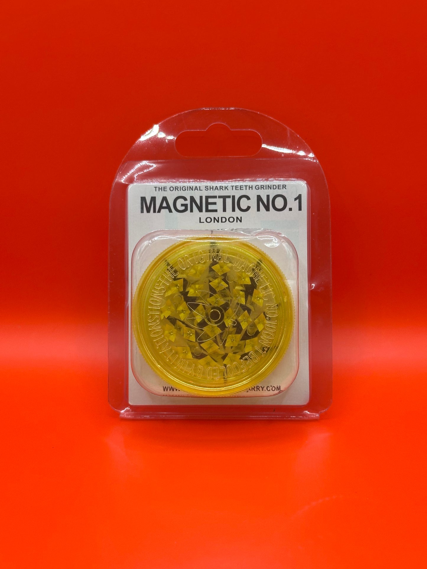 Two-piece magnetic herb grinder. Shop herb grinders UK now!