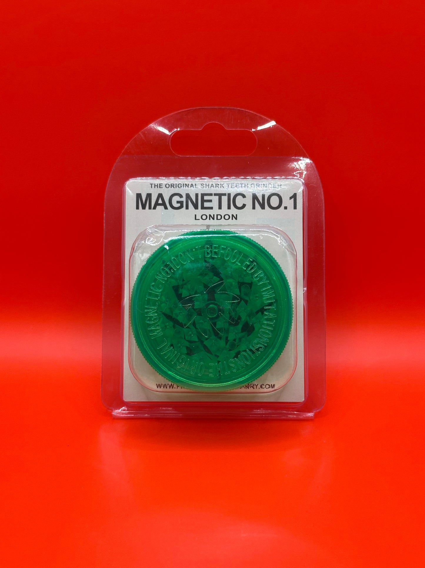 Two-piece magnetic herb grinder. Shop herb grinders UK now!