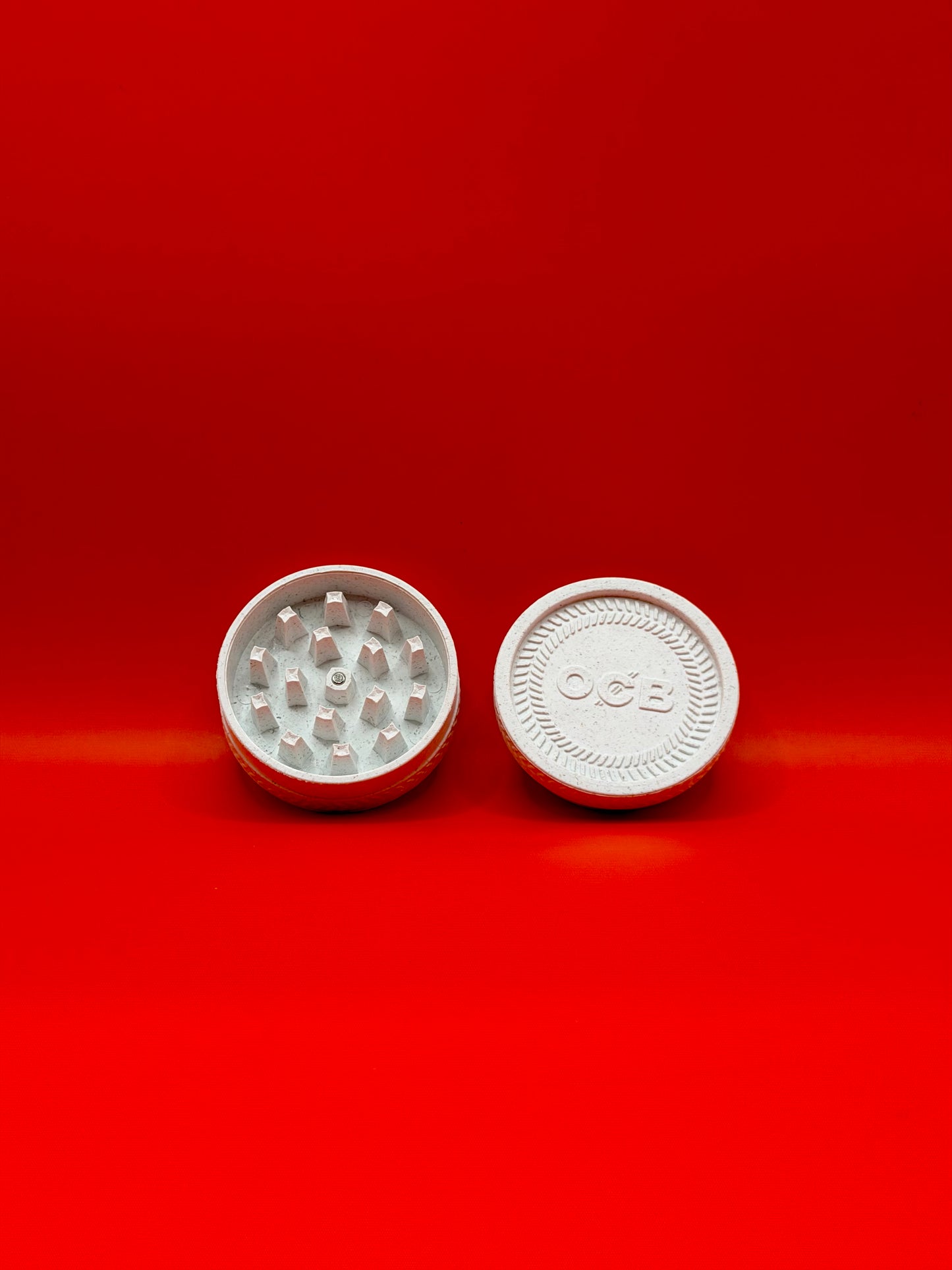 This OCB Grinder is a durable 2-part piece made from plant based composite material. Compact, lightweight, and easy to use, it is designed for smooth grinding and everyday reliability.