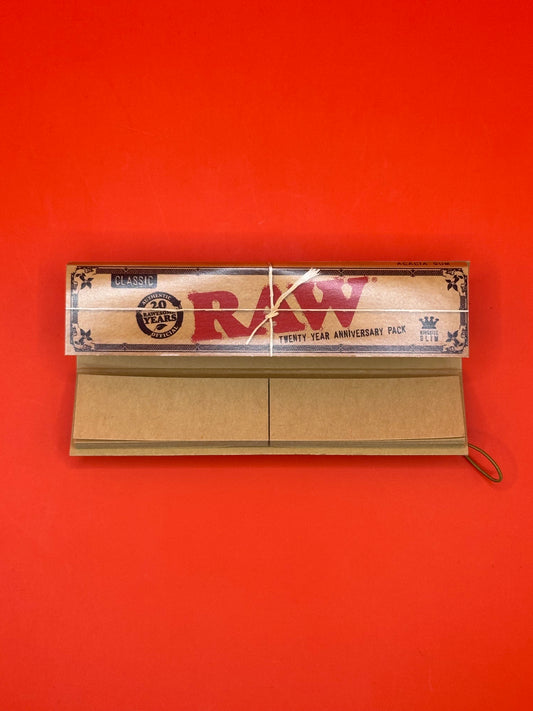 Limited Edition RAW Classic Rolling Papers
