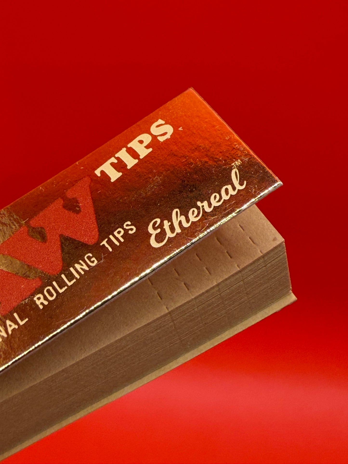 RAW Filter Tips, Roach Card, Rolling Tips, Thin, 50 Tips per booklet, Beautiful Shiny Gold design, Perforated. Shop RAW products UK now.