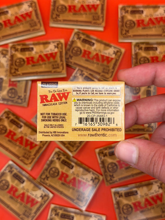 These final 1 1/2 sized sheets are more than just rolling papers - they are a piece of history and won't ever be created again! Immaculada is the last of her kind and this limited edition release celebrates her timeless skill, heritage, and the human touch that cannot be replaced.