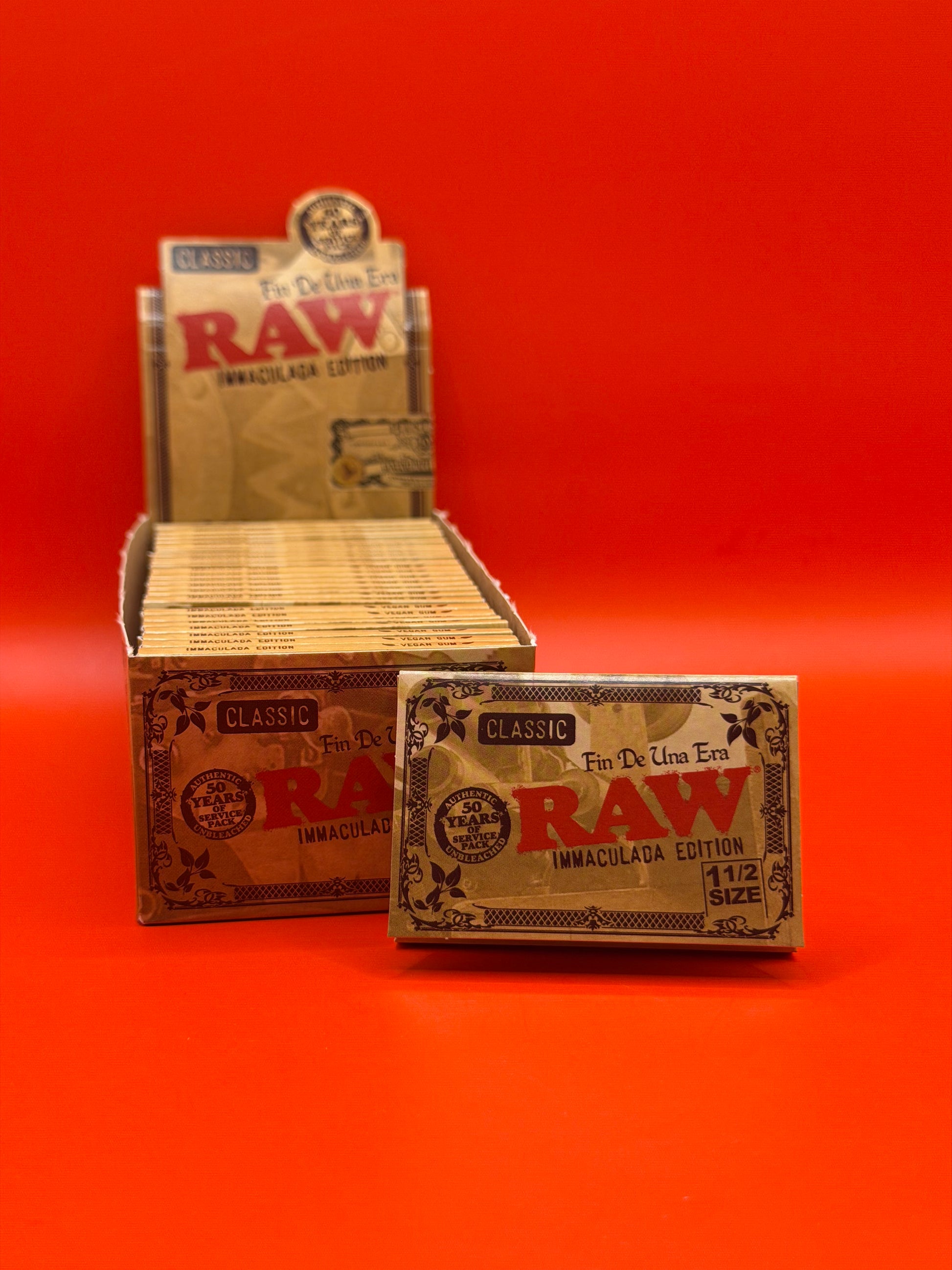 These final 1 1/2 sized sheets are more than just rolling papers - they are a piece of history and won't ever be created again! Immaculada is the last of her kind and this limited edition release celebrates her timeless skill, heritage, and the human touch that cannot be replaced.