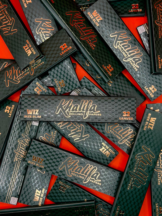 Wiz Khalifa King Size Slim Rolling Papers are a limited edition paper made with one of the most well known smokers in the world. Designed with Wiz Khalifa’s name and smoking culture behind them, these are made for people who want something a bit different from standard rolling papers.