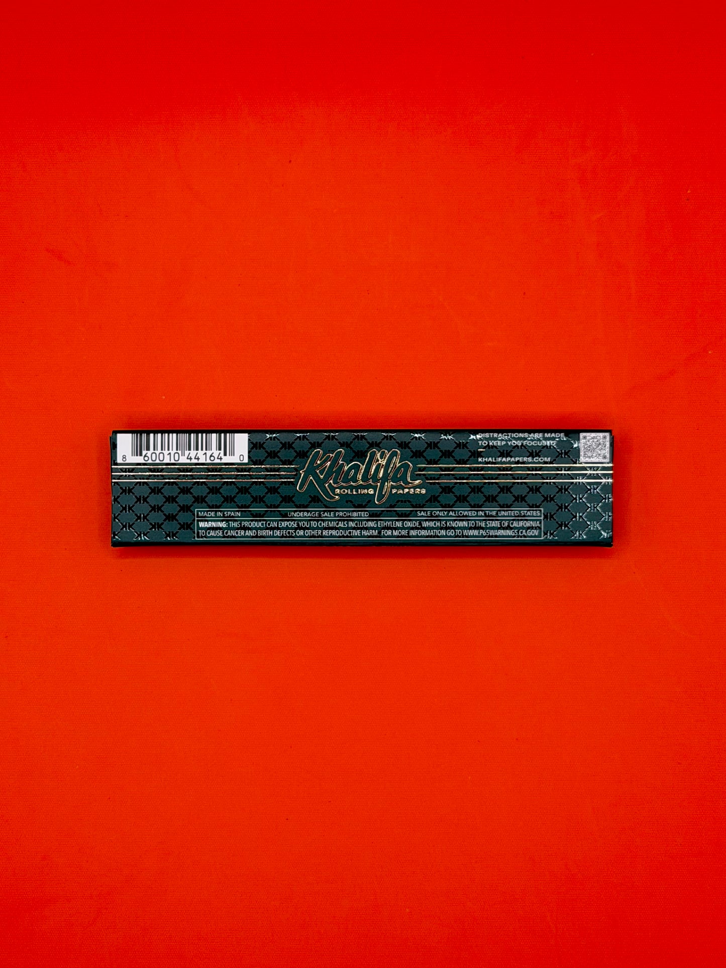 Wiz Khalifa King Size Slim Rolling Papers are a limited edition paper made with one of the most well known smokers in the world. Designed with Wiz Khalifa’s name and smoking culture behind them, these are made for people who want something a bit different from standard rolling papers.