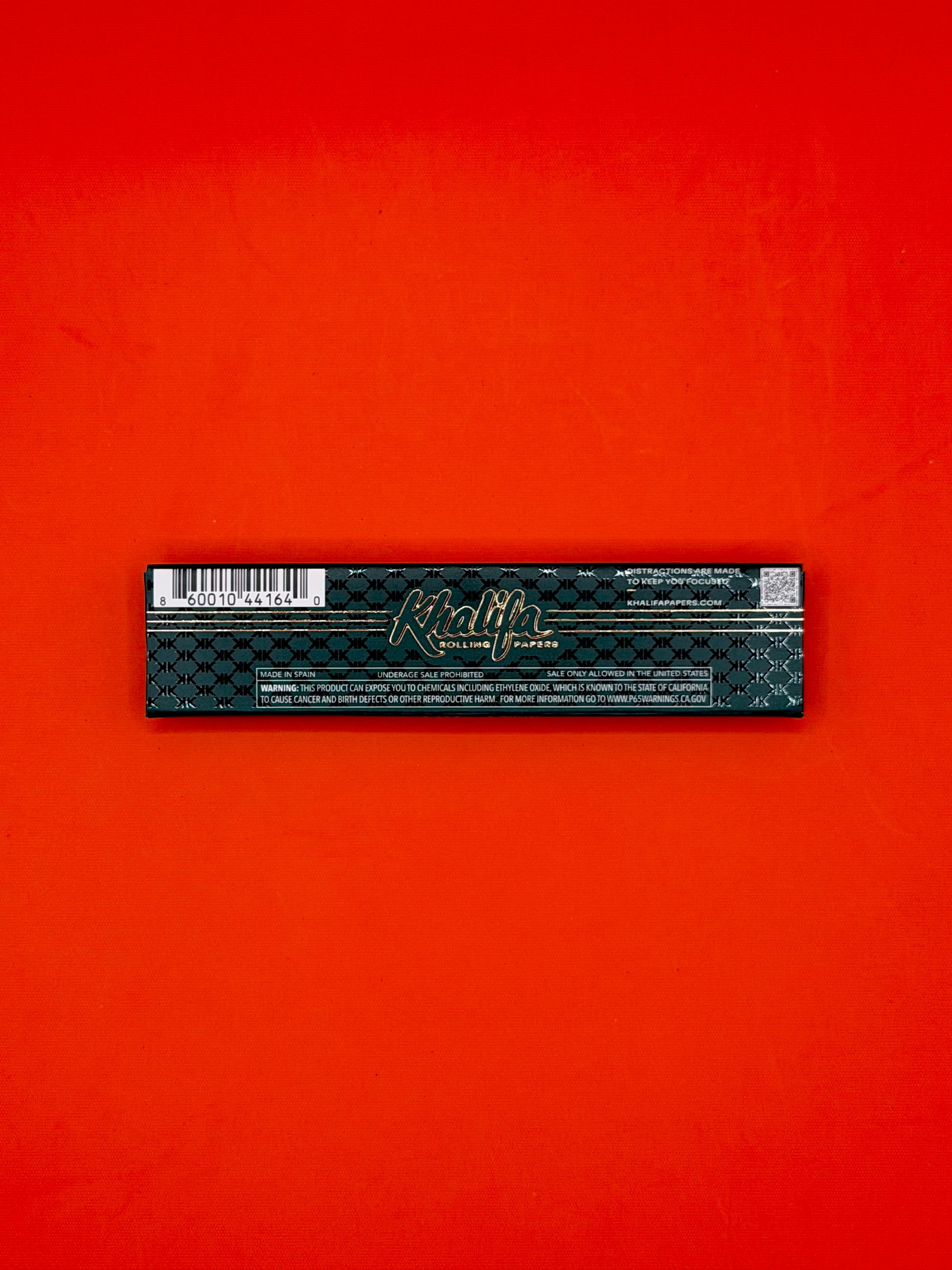 Wiz Khalifa King Size Slim Rolling Papers are a limited edition paper made with one of the most well known smokers in the world. Designed with Wiz Khalifa’s name and smoking culture behind them, these are made for people who want something a bit different from standard rolling papers.