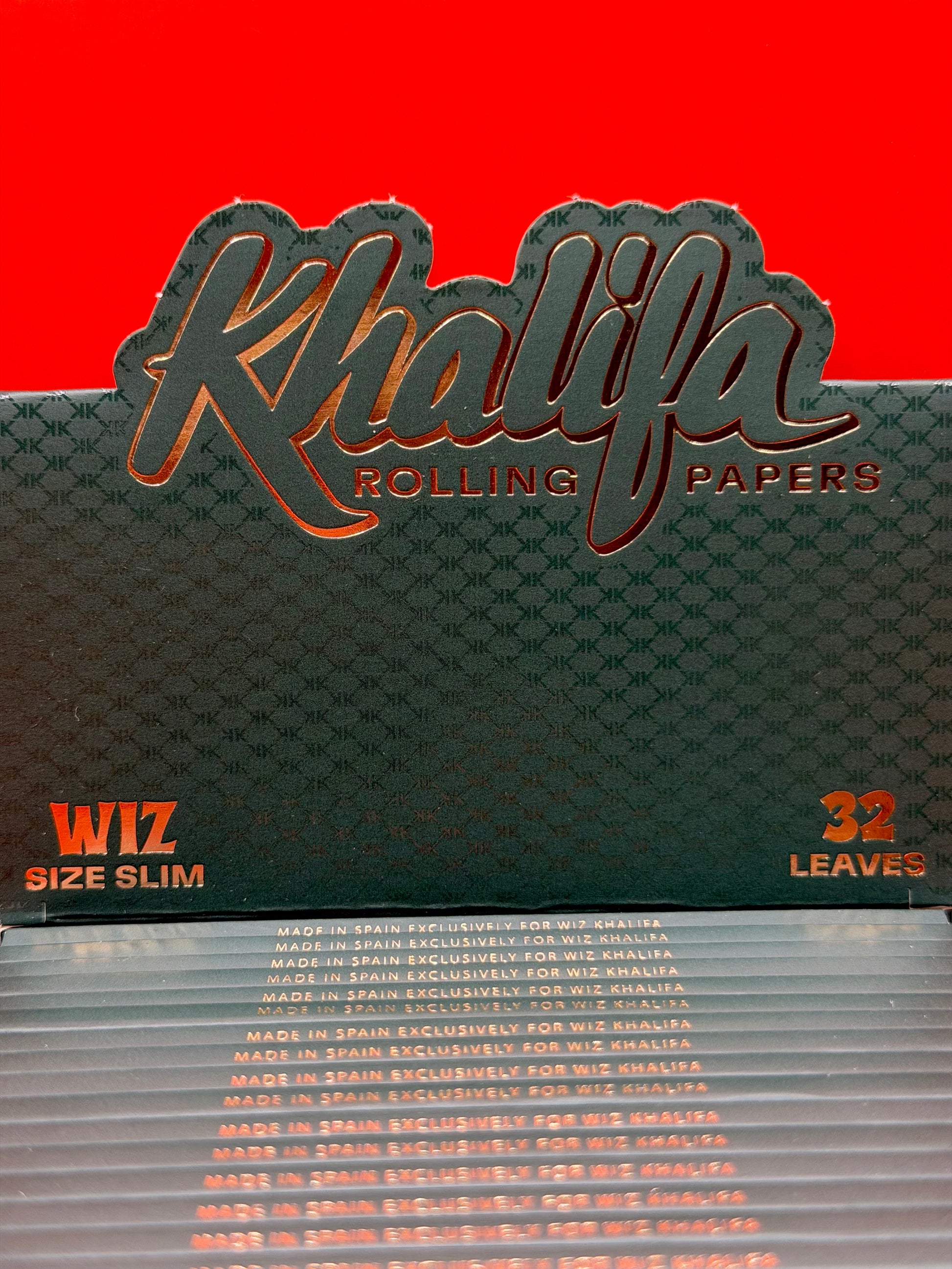 Wiz Khalifa King Size Slim Rolling Papers are a limited edition paper made with one of the most well known smokers in the world. Designed with Wiz Khalifa’s name and smoking culture behind them, these are made for people who want something a bit different from standard rolling papers.